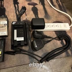 Motorola HT1250 Radios Bi-Directionnels (2) + Accessoires, Utilisés Testés Fonctionnels Motorola HT1250 Radios Bi-Directionnels (2) + Accessoires, Utilisés Testés Fonctionnels