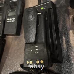 Motorola HT1250 Radios Bi-Directionnels (2) + Accessoires, Utilisés Testés Fonctionnels Motorola HT1250 Radios Bi-Directionnels (2) + Accessoires, Utilisés Testés Fonctionnels