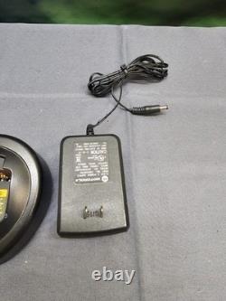 Motorola HT1250 radio bidirectionnelle VHF 136-174 MHz avec chargeur AAH25KDF9AA5AN