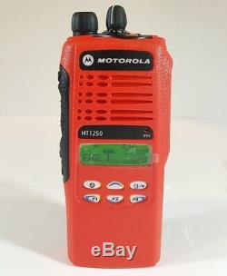 Motorola Ht1250 29-42 Mhz 128ch 6w Police Fire Ems Two-way Radio Aah25bef9aa5an