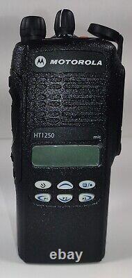 Motorola Ht1250 Uhf 450-520 Mhz Police Incendie Ems Radio Bidirectionnelle Aah25sdf9aa5an