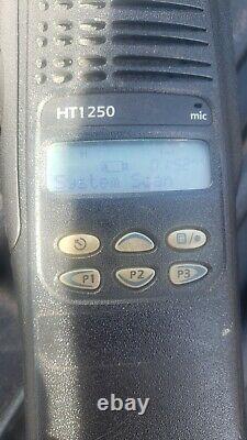 Motorola Ht1250 Vhf 136-174 Mhz Aah25kdf9aa5an Radio Deux Voies Seulement Ht 1250
