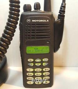 Motorola Ht1250 Vhf 136-174mhz Dtmf Police Incendie Ems Radio À Deux Voies Aah25kdh9aa6an