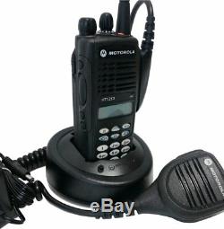 Motorola Ht1250 Vhf Radio À Deux Voies 136-174 Mhz 128 Canaux Mdc1200 Quik Appel II