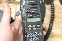 Motorola Ht1250 Vhf Radio Dans Les Deux Sens Aah25kdf9aa5an Avec Chargeur De Batterie
