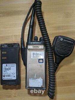 Motorola Ht1250 (aah25kdh9aa6an) Radio Portable À Deux Voies