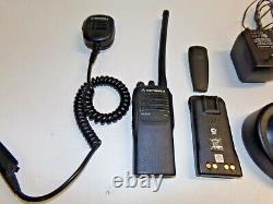 Motorola Ht750 35-50 Mhz Basse Bande Radio À Deux Voies W Chargeur Et Micro Aah25cec9aa3an