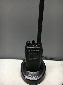Motorola Ht750 Basse Bande 35-50mhz De 6w Deux Voies Portable Radio Aah25cec9aa3an