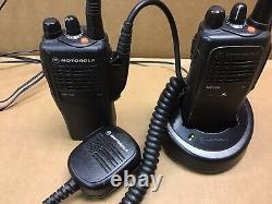 Motorola Ht750 Vhf 136-174 Mhz 16ch 5w Radio Conventionnelle Bidirectionnelle Aah25kdc9aa3an