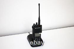 Motorola MOTOTRBO XPR7550E NIB Radio bidirectionnelle numérique avec chargeur, UHF 4W XPR 7550E