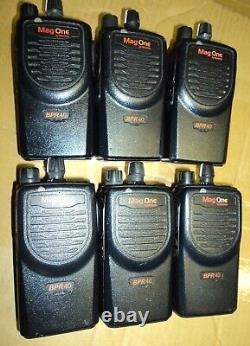 Motorola Mag One Bpr40 Uhf 450 470 Mhz Radio Portable À Deux Voies Aah84rcs8aa1an