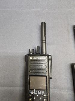 Motorola MotoTRBO XPR7550 UHF 403-512 MHz Radio bidirectionnelle AAH56RDN9KA1AN avec chargeur