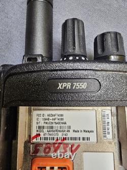 Motorola MotoTRBO XPR7550 UHF 403-512 MHz Radio bidirectionnelle AAH56RDN9KA1AN avec chargeur