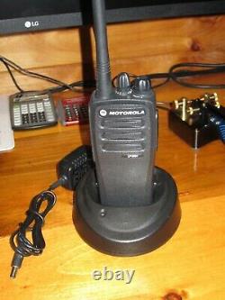 Motorola Mototrbo Cp200d Vhf Analogique/numérique Portable Radio À Deux Voies Noir