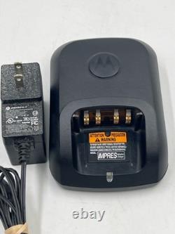Motorola Mototrbo XPR3500E Radio bidirectionnelle avec antenne, batterie et chargeur (EL1106967)