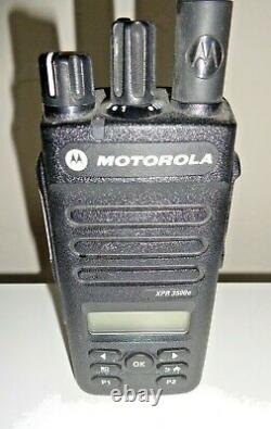 Motorola Mototrbo Xpr3500e Modèle Aah02rdh9va1an Two Way Radio & Free Shipping