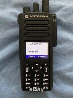 Motorola Mototrbo Xpr7550e Activé Uhf (403-512 Mhz) Portable Radio Bidirectionnelle