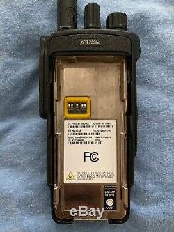Motorola Mototrbo Xpr7550e Activé Uhf (403-512 Mhz) Portable Radio Bidirectionnelle