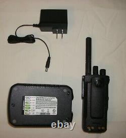 Motorola Mototrbo Xpr 7550 Color Display Portable Digital Radio Dans Les Deux Sens