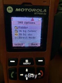 Motorola Mtp850 Ex Tetra 806-870 Mhz Uhf Gps Radio À Deux Voies Avec Haut-parleur À Distance