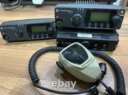 Motorola PM1500 VHF 136-174MHz Radio Mobile Numérique AAM79KTD9PW5AN 2 Unités Principales