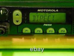 Motorola PM400 / PM400 / VHF / Radio bidirectionnelle / 146-174 / 45W / 64 CH Ensemble à 285$
