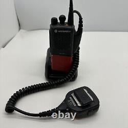 Motorola PR860 Émetteur-Récepteur Bi-Directionnel Bande Basse 35-50 MHz avec Chargeur AAH45CEC9AA3AN