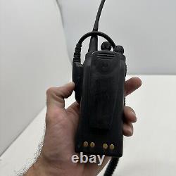 Motorola PR860 Émetteur-Récepteur Bi-Directionnel Bande Basse 35-50 MHz avec Chargeur AAH45CEC9AA3AN