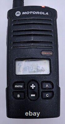 Motorola RDM2070d Walmart VHF Deux-Way Radio Talkie-Walkie avec Batterie Testée