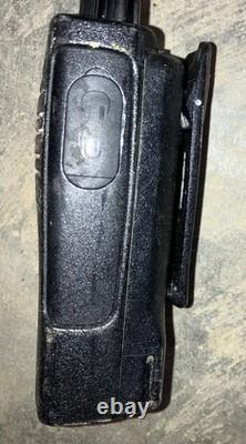 Motorola RDU4100 radio bidirectionnelle UHF avec batteries TESTÉE