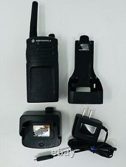 Motorola RMM2050 Radio bidirectionnel sur site avec chargeur et clip