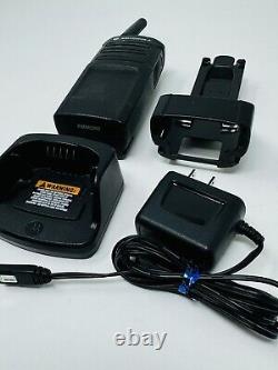 Motorola RMM2050 Radio bidirectionnel sur site avec chargeur et clip