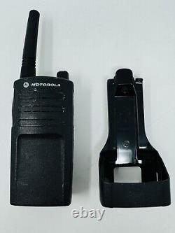 Motorola RMM2050 Radio bidirectionnel sur site avec chargeur et clip