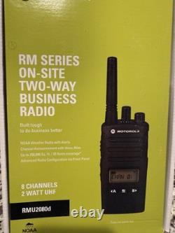 Motorola RMU2080 Radio bidirectionnel Walkie Talkie à 8 canaux. 6 au total, chacun à 160 $.