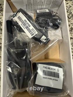 Motorola RMU2080 Radio bidirectionnel Walkie Talkie à 8 canaux. 6 au total, chacun à 160 $.