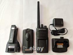 Motorola RMV2080 Radio bidirectionnelle professionnelle VHF à 8 canaux