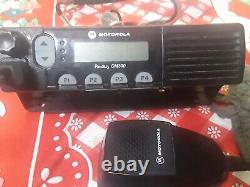 Motorola Radius CM300 146174MHz FM VHF 40W 32 Canaux Radio Bidirectionnelle Analogique