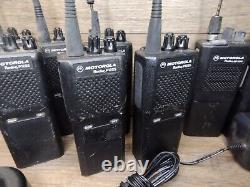 Motorola Radius P1225 & Gp300 Radio Lot À Deux Voies Plus Accessoires