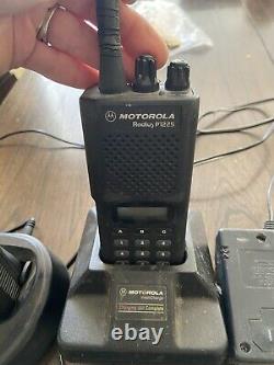 Motorola Radius P1225 Radio À Deux Voies Avec Chargeur