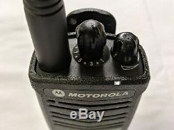 Motorola Rdu4100 Uhf Radio Bidirectionnelle Réformé. 4 Watts 10 Canaux