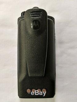 Motorola Rdu4100 Uhf Radio Bidirectionnelle Réformé. 4 Watts 10 Canaux