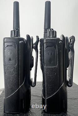 Motorola Rmu2080d Ensemble Radio Uhf À Deux Voies Avec Affichage Et Fonctionnalités Complètes 1 Chargeur
