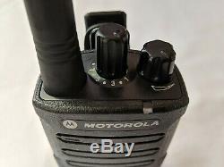 Motorola Rmv2080 Vhf Remis À Neuf À Deux Voies Radio 2 Watts 8 Canaux