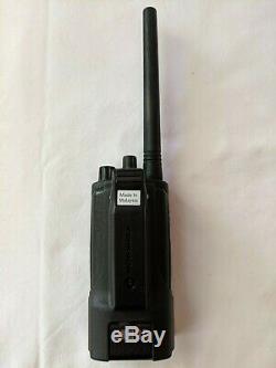 Motorola Rmv2080 Vhf Remis À Neuf À Deux Voies Radio 2 Watts 8 Canaux