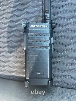 Motorola SL300 Radio bidirectionnelle portable sans fil à deux canaux en noir