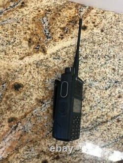 Motorola Solutions Xpr 7550e Portable Radio Dans Les Deux Sens