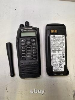 Motorola TRBO XPR6550 XPR 6550 UHF 403-470 MHz AAH55QDH9LA1AN avec batterie