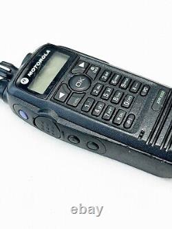 Motorola TRBO XPR6550 XPR 6550 UHF 403-470 MHz AAH55QDH9LA1AN avec batterie