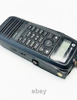 Motorola TRBO XPR6550 XPR 6550 UHF 403-470 MHz AAH55QDH9LA1AN avec batterie
