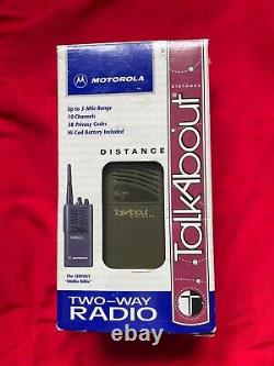 Motorola Talkabout Distance 5 Mile Two-way Radio translates to 'Radio bidirectionnelle Motorola Talkabout Distance de 5 milles' in French.